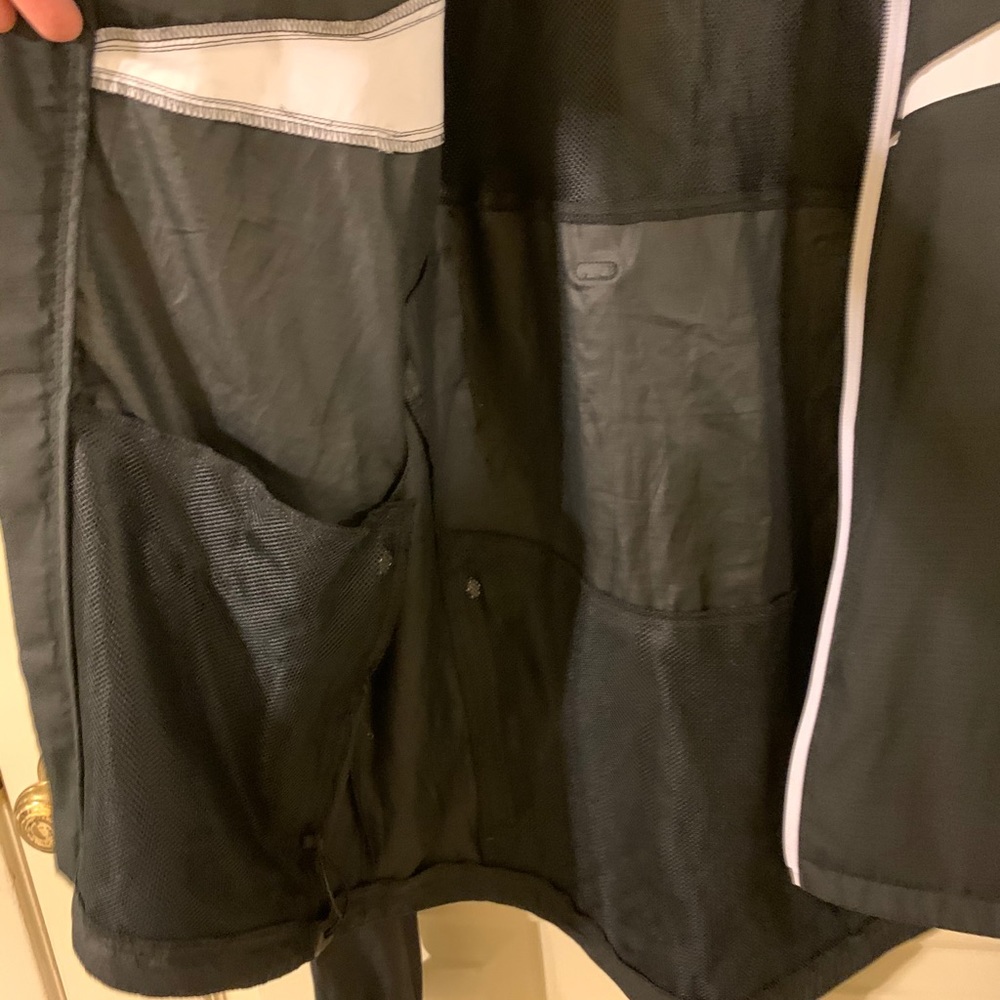 Windbreaker jacket - Picture 10 of 11